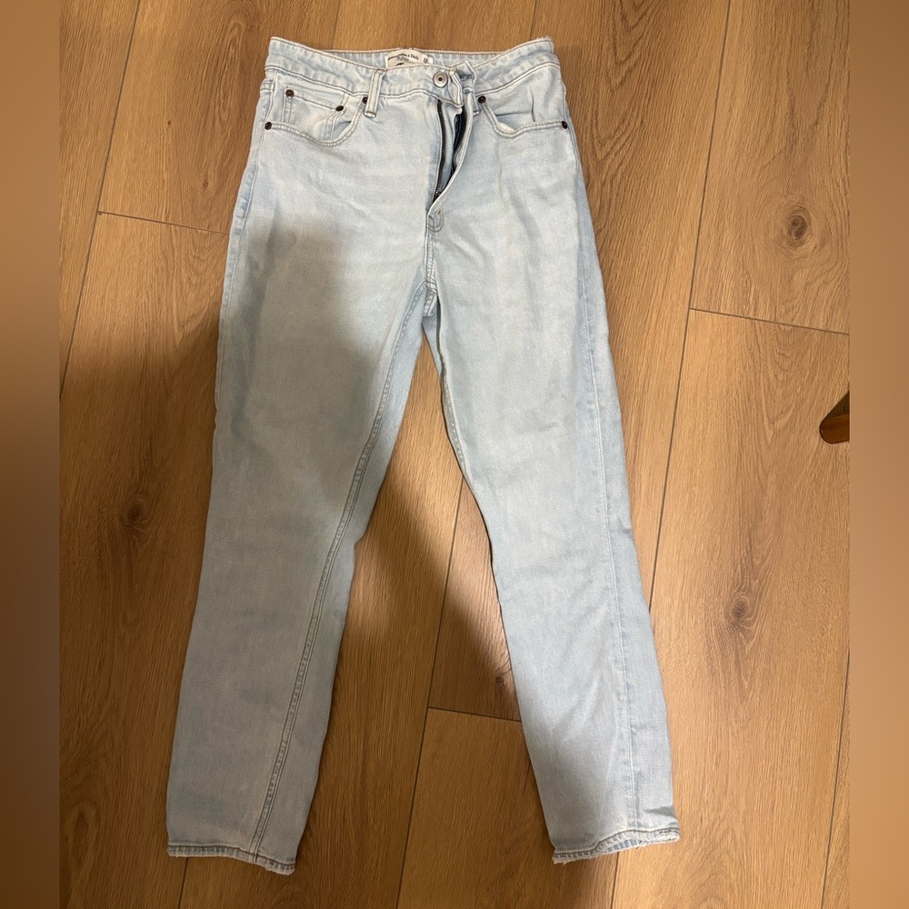 Abercrombie the skinny high rise size 28R